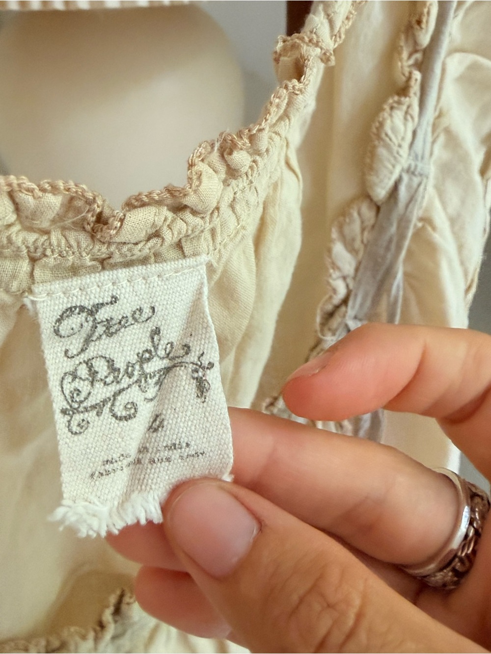 Vintage Free People Cream Embroidered Cap-Sleeve Women's Top - Picture 2 of 4